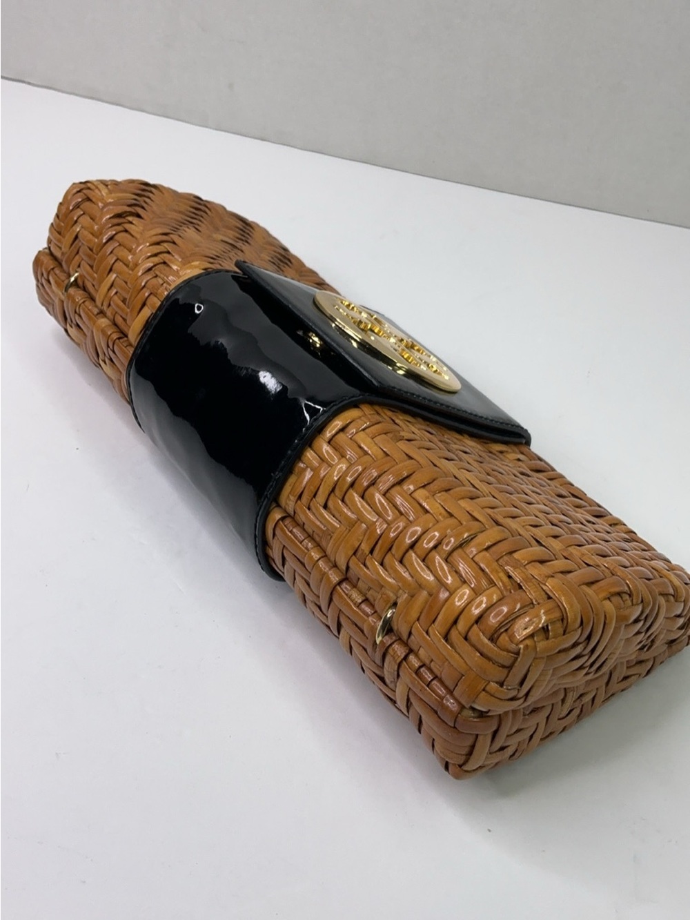 Tory Burch-Inspired Tan Woven Clutch with Black Patent Trim - Picture 5 of 11
